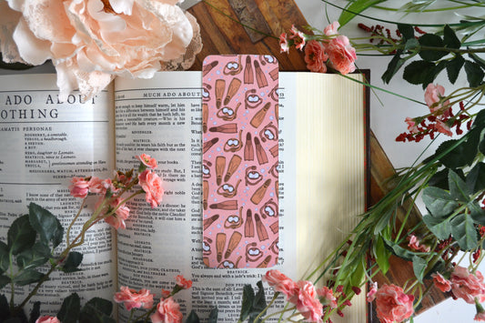 Pink bookmark with illustrations of snorkel gear.
